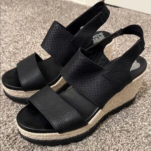 Sorel Joanie II Black Wedge Sandals